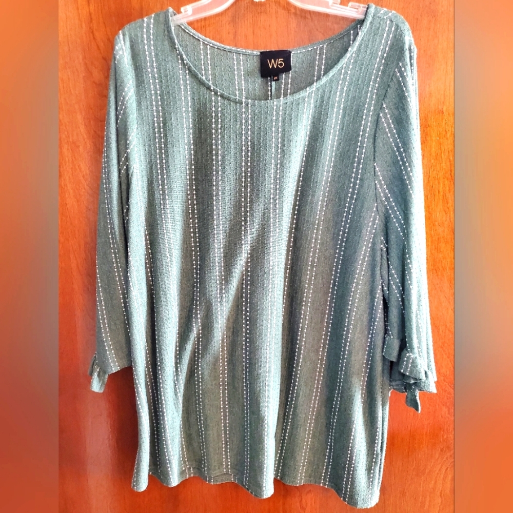EC 2X W5 Women's Green Stripped Top